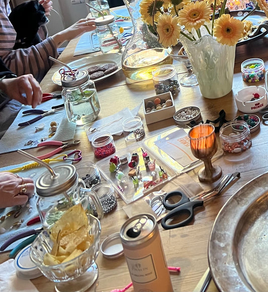 TORSDAG 4 SEPTEMBER 18:00 - 20:00 Charmkurs / Vuxen