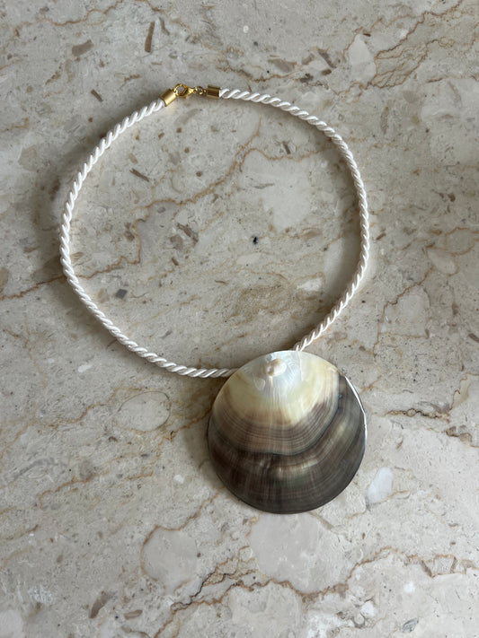 Halsband